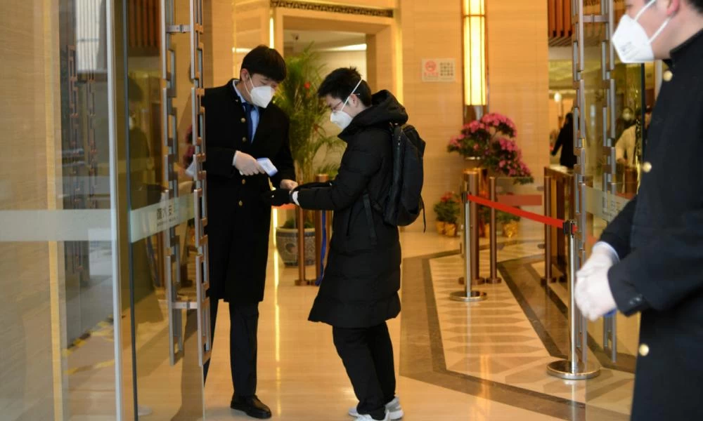 Κορωνοϊός: Στους 1.355 οι νεκροί -242 θάνατοι μέσα σε ένα 24ωρο